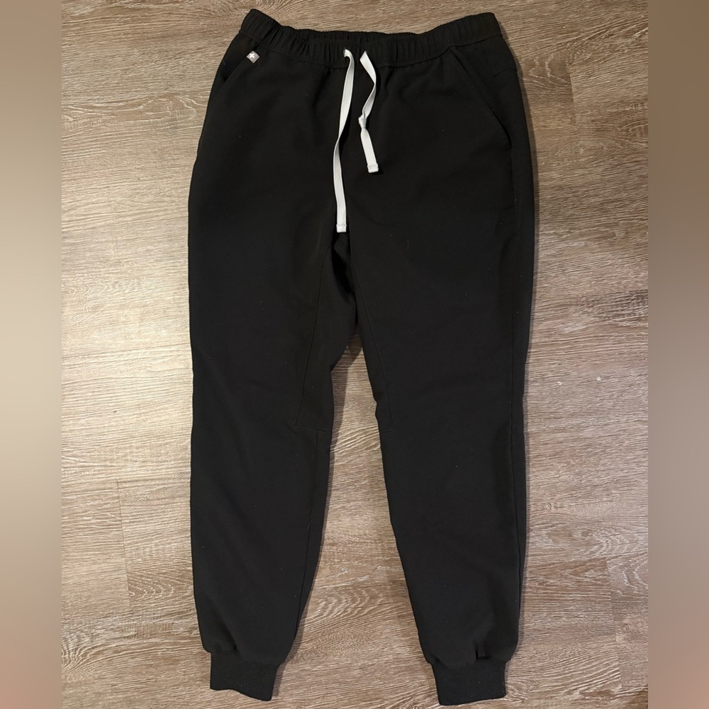 Black FIGS Jogger Scrubs Size Small